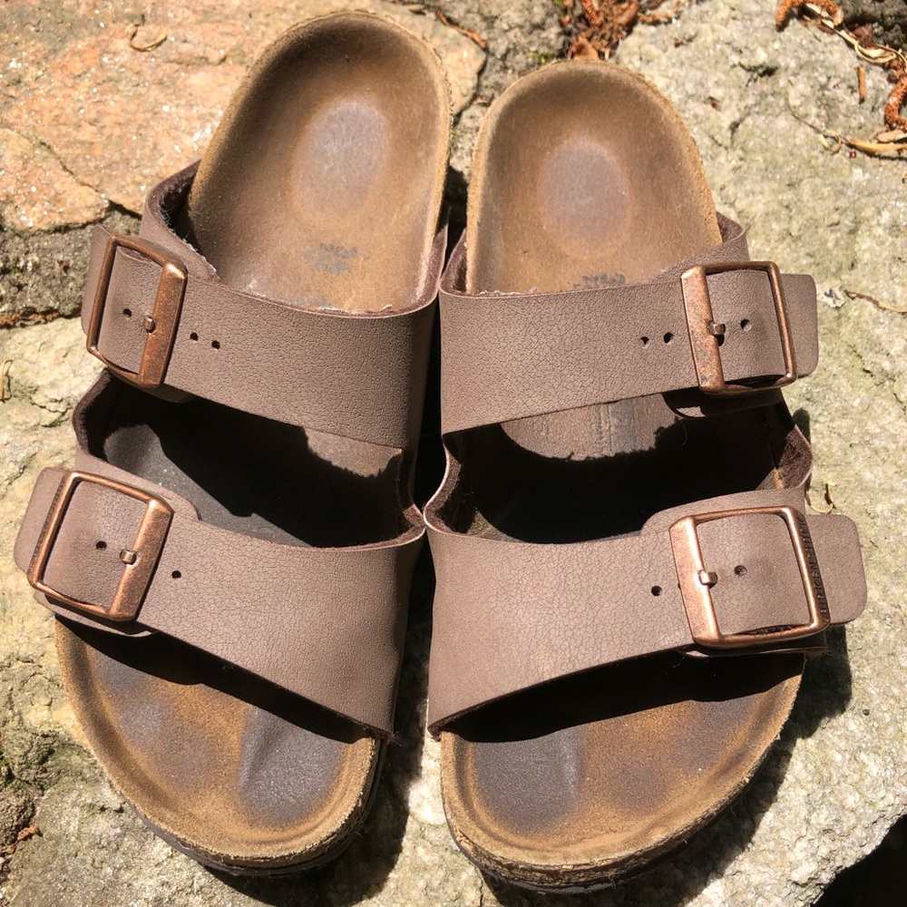 Birkenstock Arizona Size 34 (3-3.5)